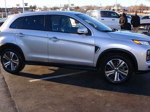 Used 2024 Mitsubishi Outlander Sport SE image 1