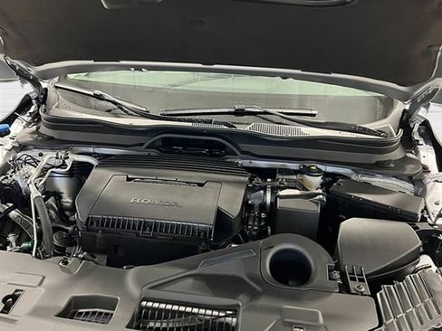 New 2025 Honda Pilot Touring image 13