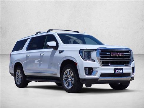 Used 2022 GMC Yukon XL SLT w/ SLT Premium Package RWD image 3