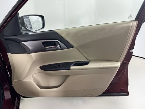 Used 2015 Honda Accord LX image 29