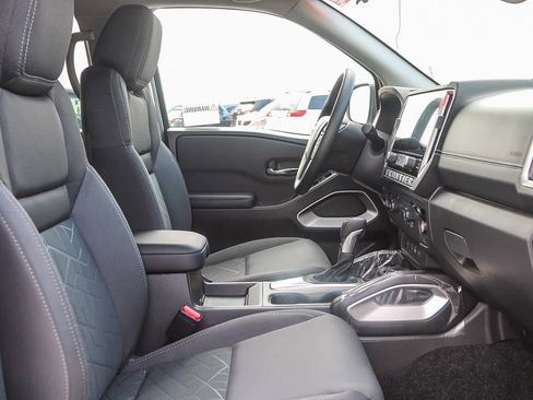 New 2025 Nissan Frontier SV AWD/4WD image 18