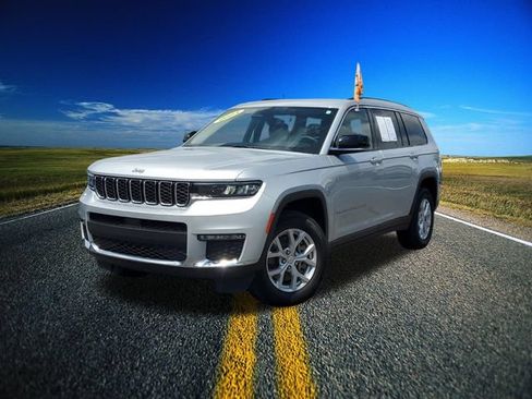 Certified 2023 Jeep Grand Cherokee L Limited AWD/4WD image 31