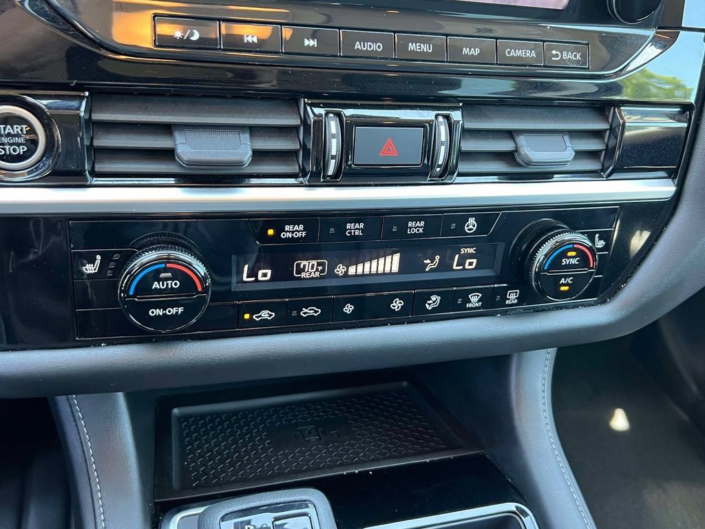 Used 2023 Nissan Pathfinder SL AWD/4WD image 30