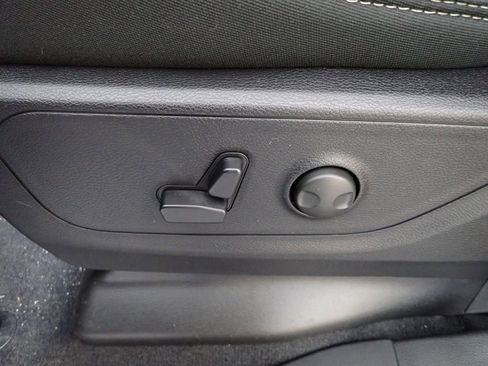 New 2026 RAM 1500 4x4 Crew Cab image 23