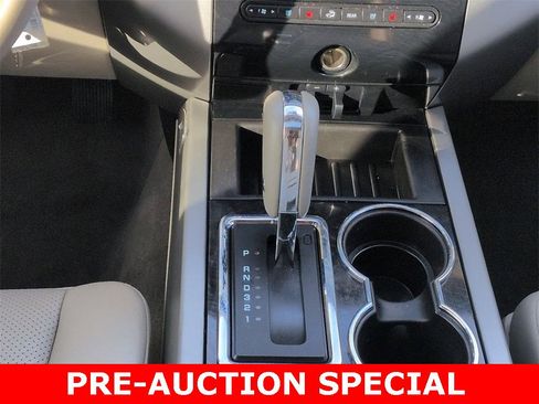 Used 2014 Ford Expedition Limited image 16
