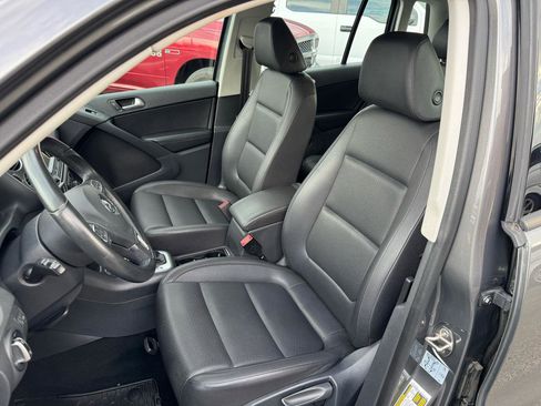 Used 2016 Volkswagen Tiguan S FWD image 12
