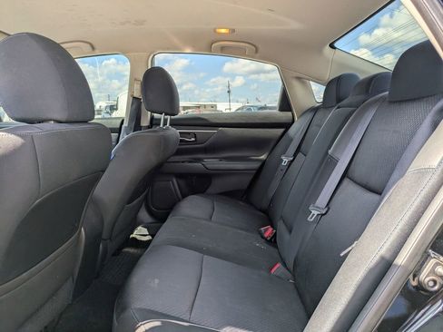 Used 2016 Nissan Altima 2.5 SR w/ LED Appearance Package image 25