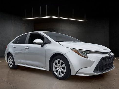Used 2020 Toyota Corolla LE FWD image 1