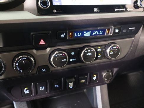 Used 2023 Toyota Tacoma TRD Off-Road w/ TRD Premium Off Road Package AWD/4WD image 8