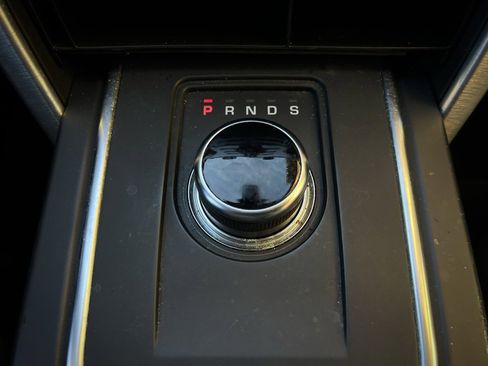 Used 2019 Land Rover Discovery Sport SE image 47