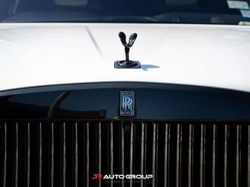 Used 2020 Rolls-Royce Cullinan Black Badge image 6