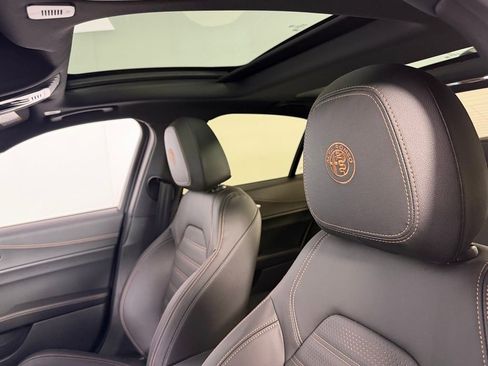 Used 2025 Alfa Romeo Giulia AWD image 25