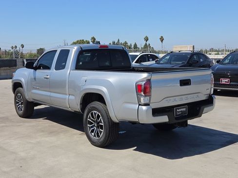 Used 2022 Toyota Tacoma TRD Sport w/ TRD Premium Sport Package RWD image 8
