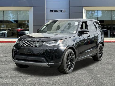 New 2025 Land Rover Discovery S image 1