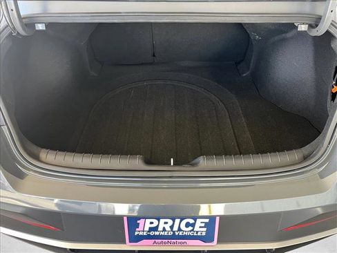 Used 2025 Hyundai Elantra SEL FWD image 21