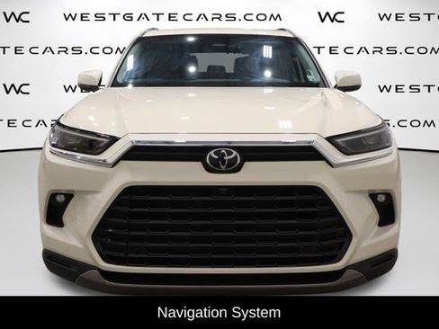 Used 2024 Toyota Grand Highlander Limited image 4