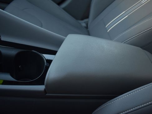 Used 2025 Hyundai Elantra SEL image 24