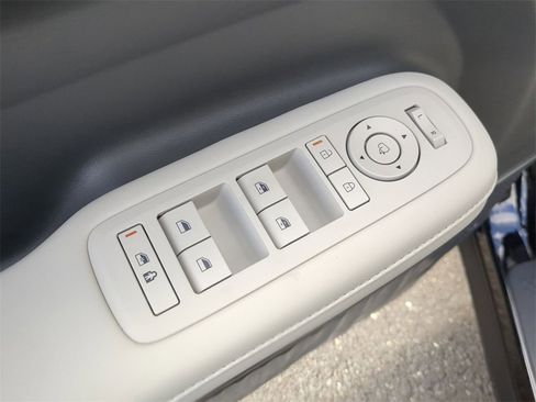 Used 2024 Hyundai Santa Fe Limited image 11