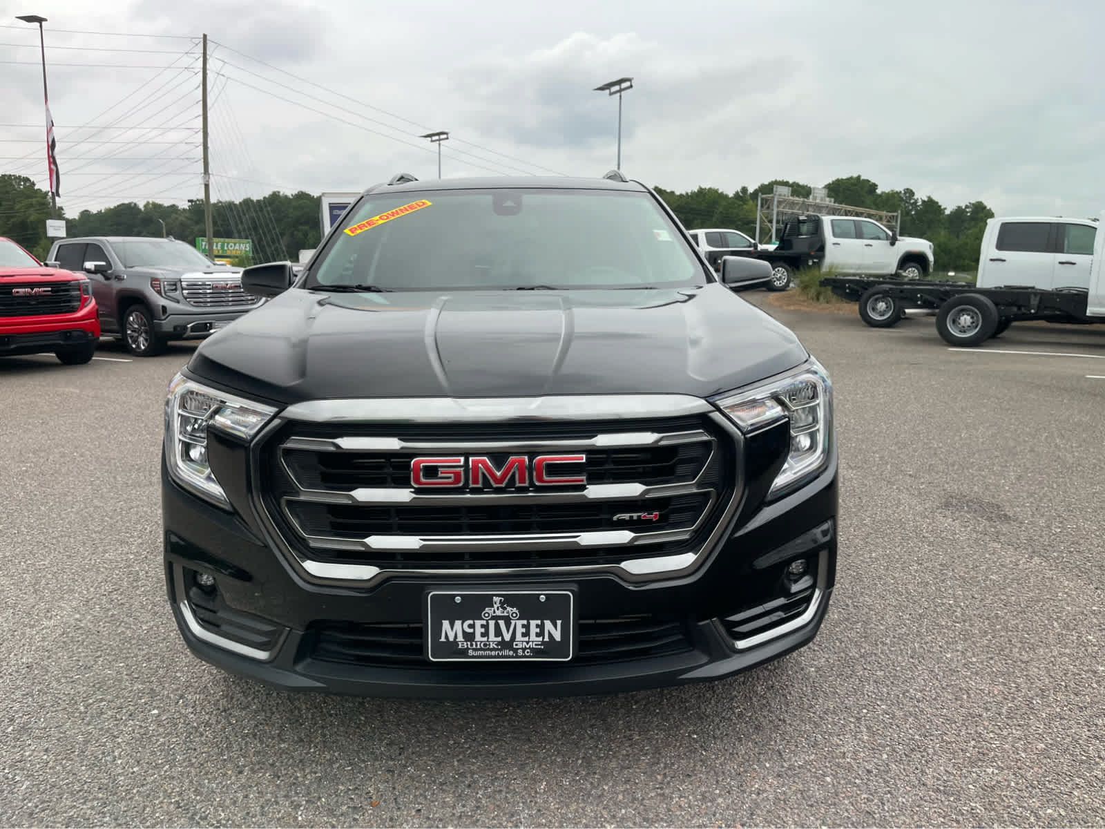 Used 2024 GMC Terrain AT4 AWD/4WD image 2
