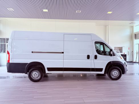 Used 2025 RAM ProMaster 3500 w/ Convenience Group FWD image 4