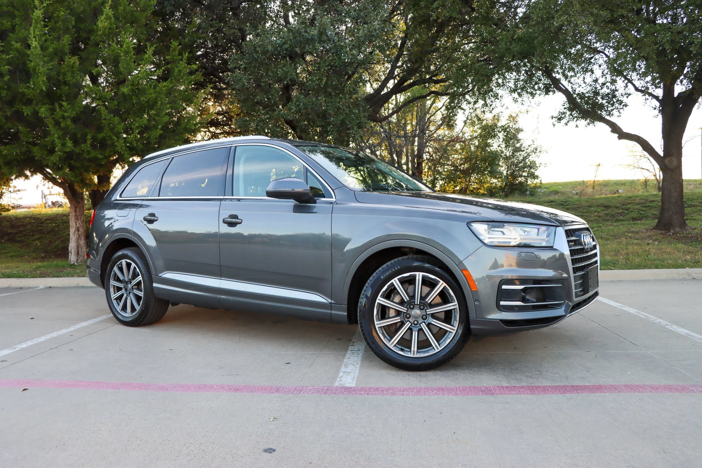 Used 2019 Audi Q7 3.0T Premium Plus w/ Premium Plus Package AWD/4WD image 1