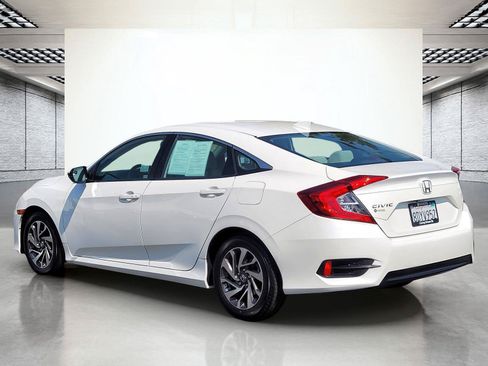 Used 2018 Honda Civic EX image 10