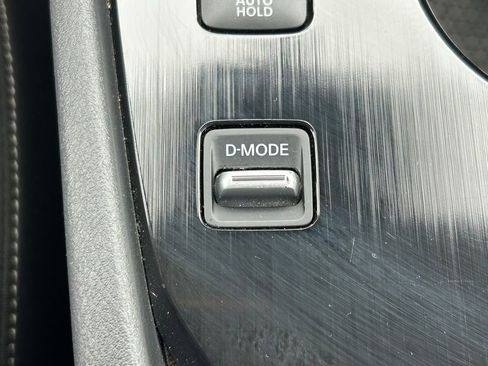 Used 2025 Nissan Rogue SV FWD image 24