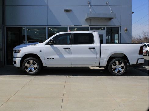 New 2026 RAM 1500 Express AWD/4WD image 5