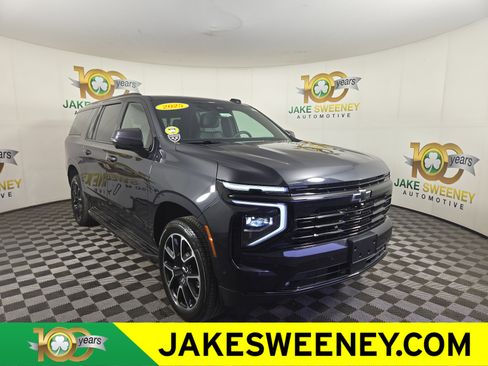Certified 2025 Chevrolet Suburban RST w/ Comfort Package image 1