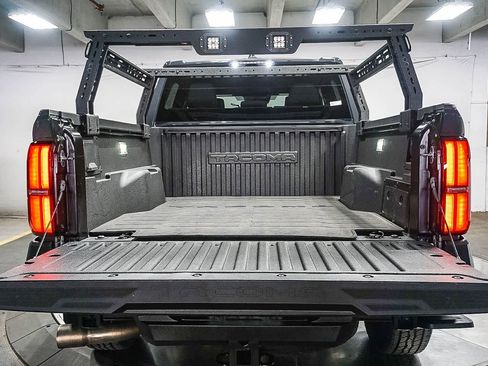 Certified 2025 Toyota Tacoma TRD Off-Road AWD/4WD image 30