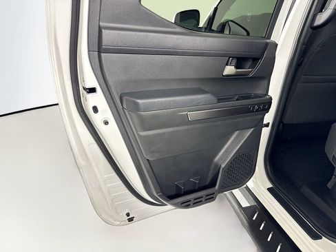 Used 2025 Toyota Tacoma TRD Sport AWD/4WD image 26