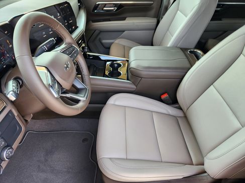 New 2026 Chevrolet Suburban Z71 w/ Comfort Package image 10