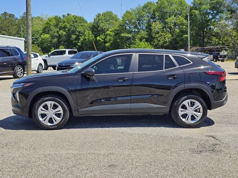Used 2026 Chevrolet Trax LS FWD image 27