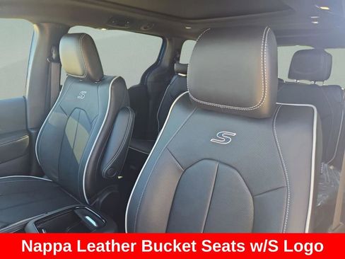New 2026 Chrysler Pacifica Limited image 14