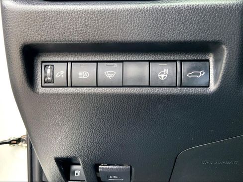 Used 2021 Toyota RAV4 SE w/ Weather & Moonroof Package AWD/4WD image 33
