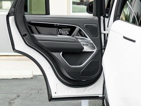 New 2025 Land Rover Range Rover SE image 20