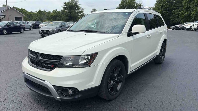 Used 2019 Dodge Journey Crossroad FWD image 4