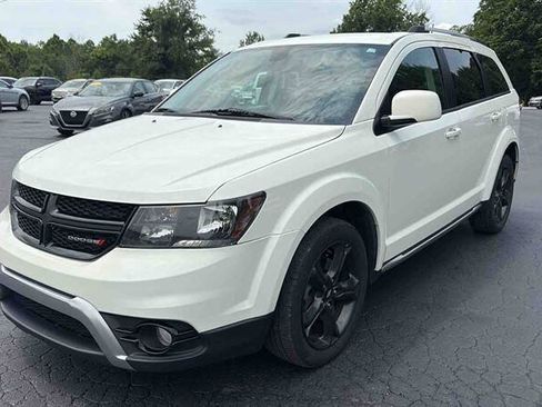 Used 2019 Dodge Journey Crossroad FWD image 4