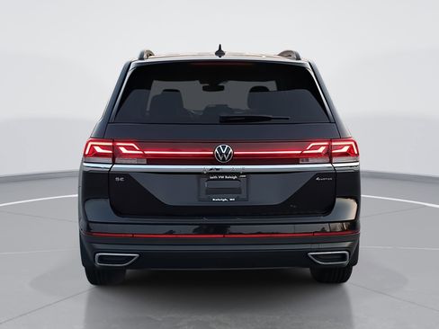 Certified 2024 Volkswagen Atlas SE image 4