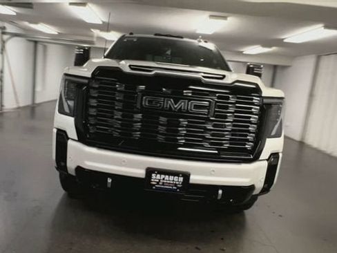Certified 2025 GMC Sierra 3500 Denali Ultimate AWD/4WD image 3