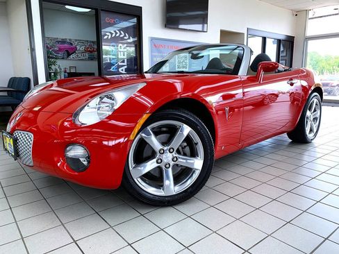 Used 2007 Pontiac Solstice Convertible w/ Premium Package RWD image 2