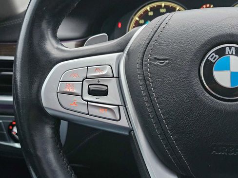 Used 2018 BMW 740e xDrive image 33