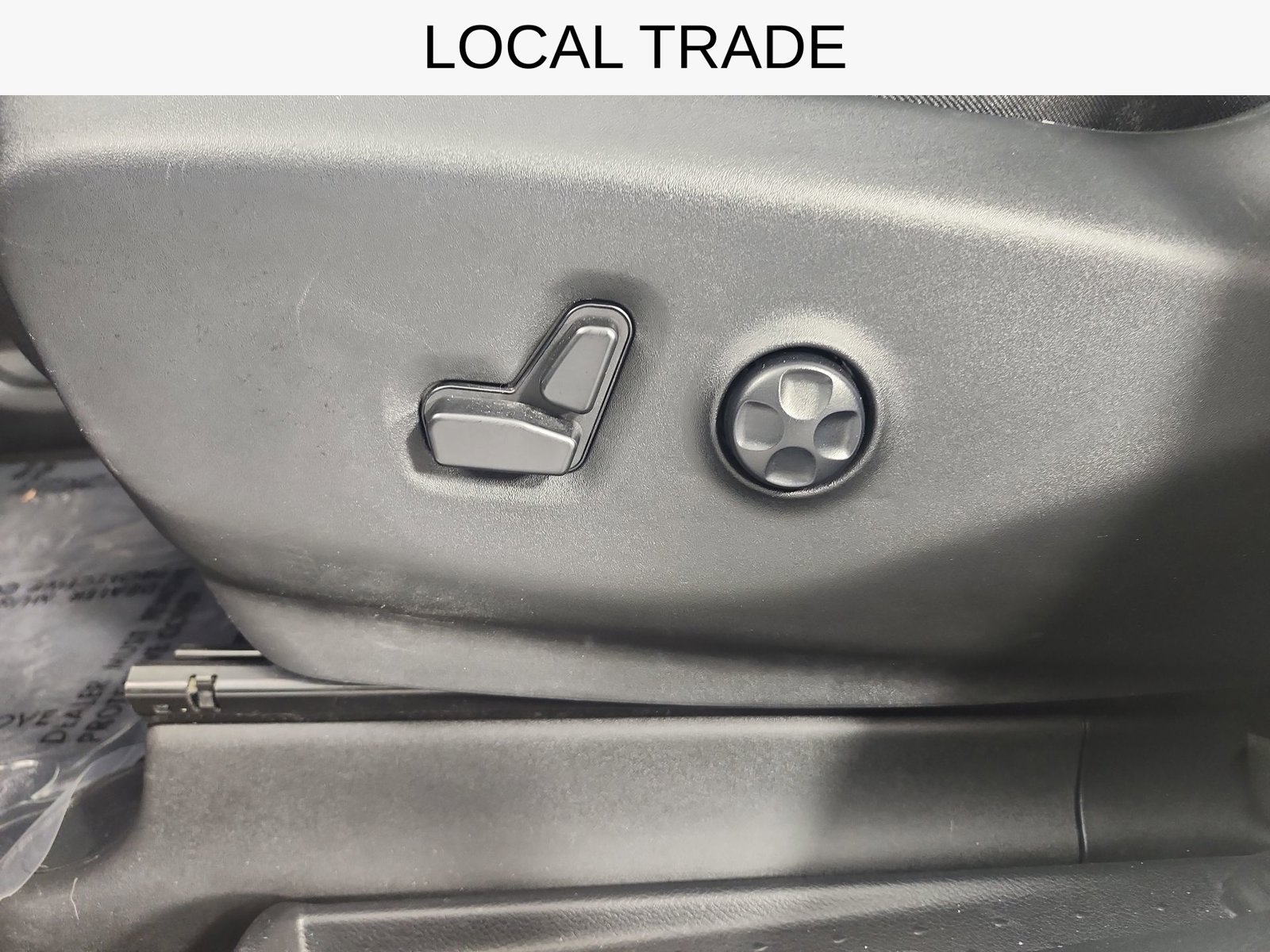 Used 2025 Chrysler Pacifica Limited FWD image 21
