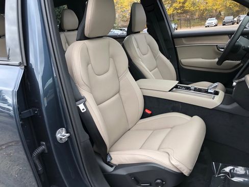 New 2026 Volvo XC90 B6 Ultra w/ Protection Package Premier image 32