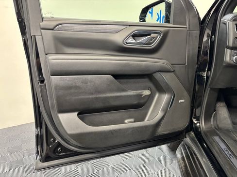 Used 2022 GMC Yukon SLT w/ SLT Premium Package AWD/4WD image 12