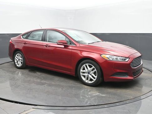 Used 2016 Ford Fusion SE image 7
