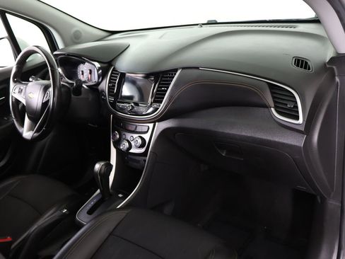 Used 2019 Chevrolet Trax LT w/ LT Convenience Package AWD/4WD image 24