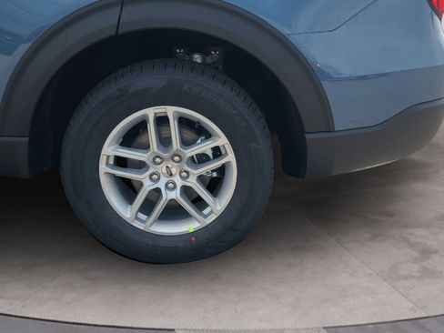 Used 2025 Ford Explorer Active image 28