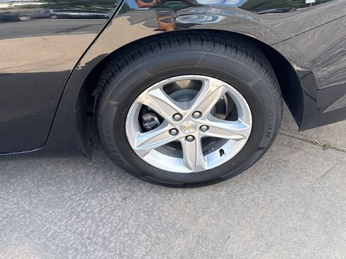 Used 2021 Chevrolet Malibu LS FWD image 12