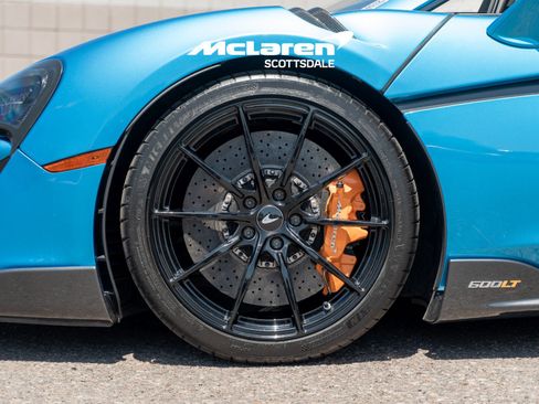 Used 2020 McLaren 600LT Spider RWD image 32